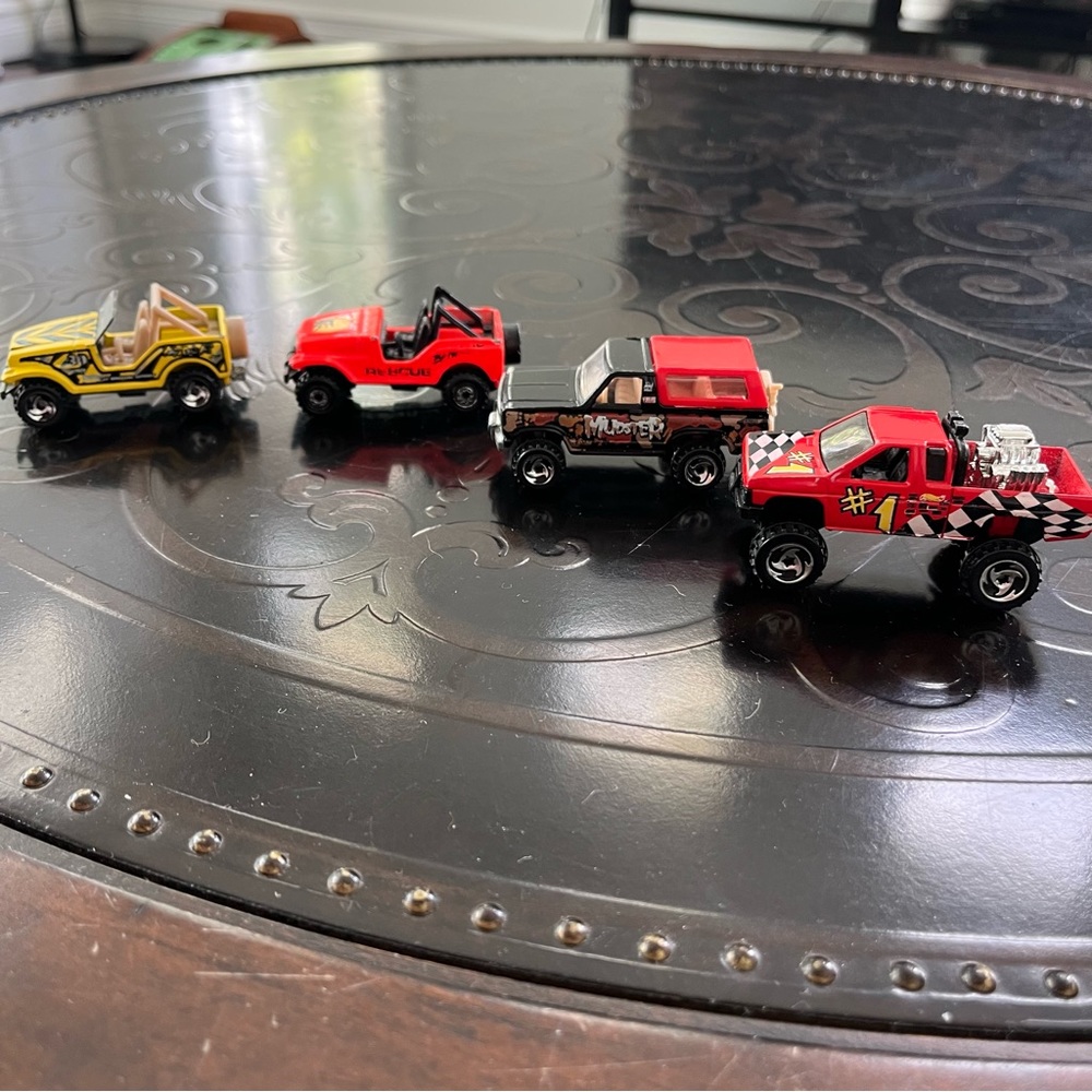 Hot Wheels Jeeps & Trucks